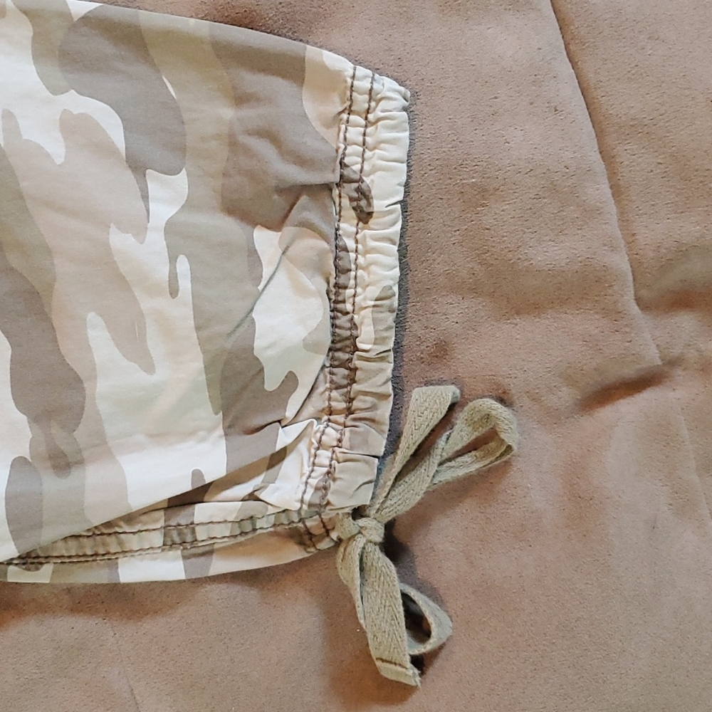 Capris - Picture 5 of 6